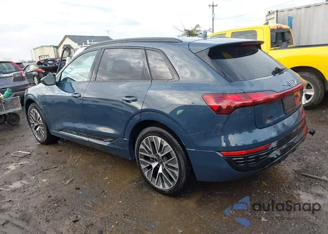 2024 Audi Q8 E-Tron Prestige Quattro z USA, uszkodzony, nr VIN WA16AAGE0RB051489